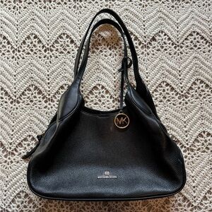 Michael Kors Black Pebbled Leather Kelsey Large Shoulder Bag Key Chain Pockets